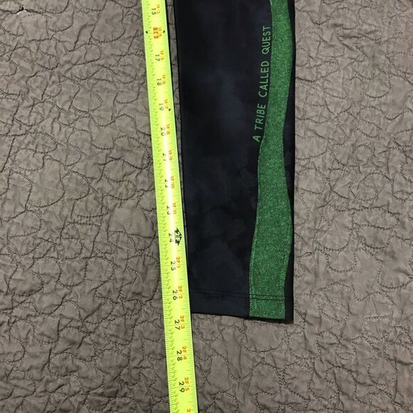 Peloton black with red and green stripe legging size S….S100 - Picture 7 of 7